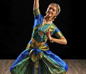 dancer-dance-natyam-Indian-Bharata